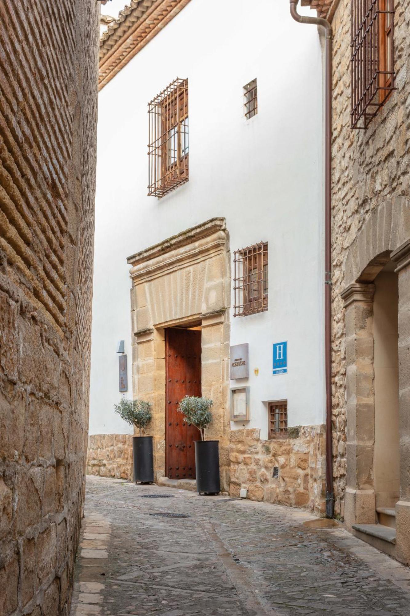 Hotel Puerta De La Luna Баэса Экстерьер фото